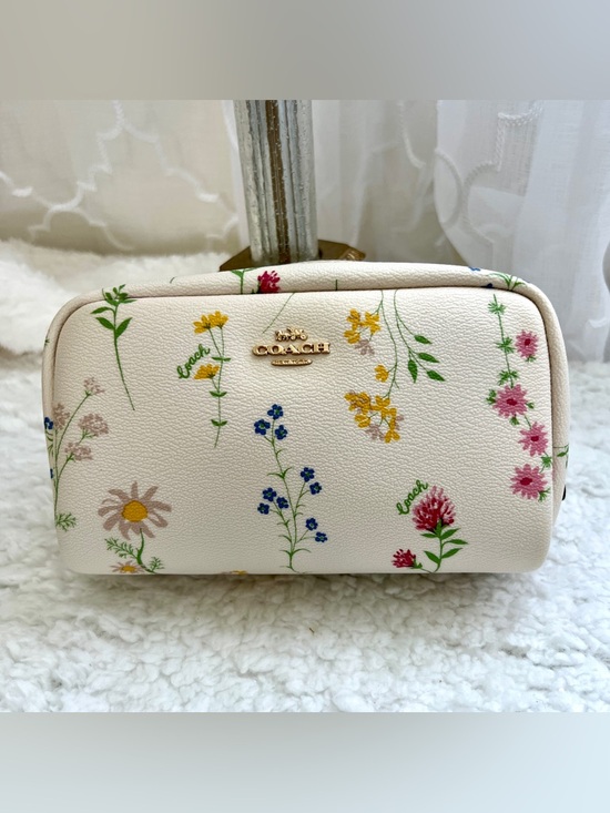 Coach Handbags - Authentic Small Boxy Cosmetic Case With Spaced Wildflower Print • C0039 • NWT